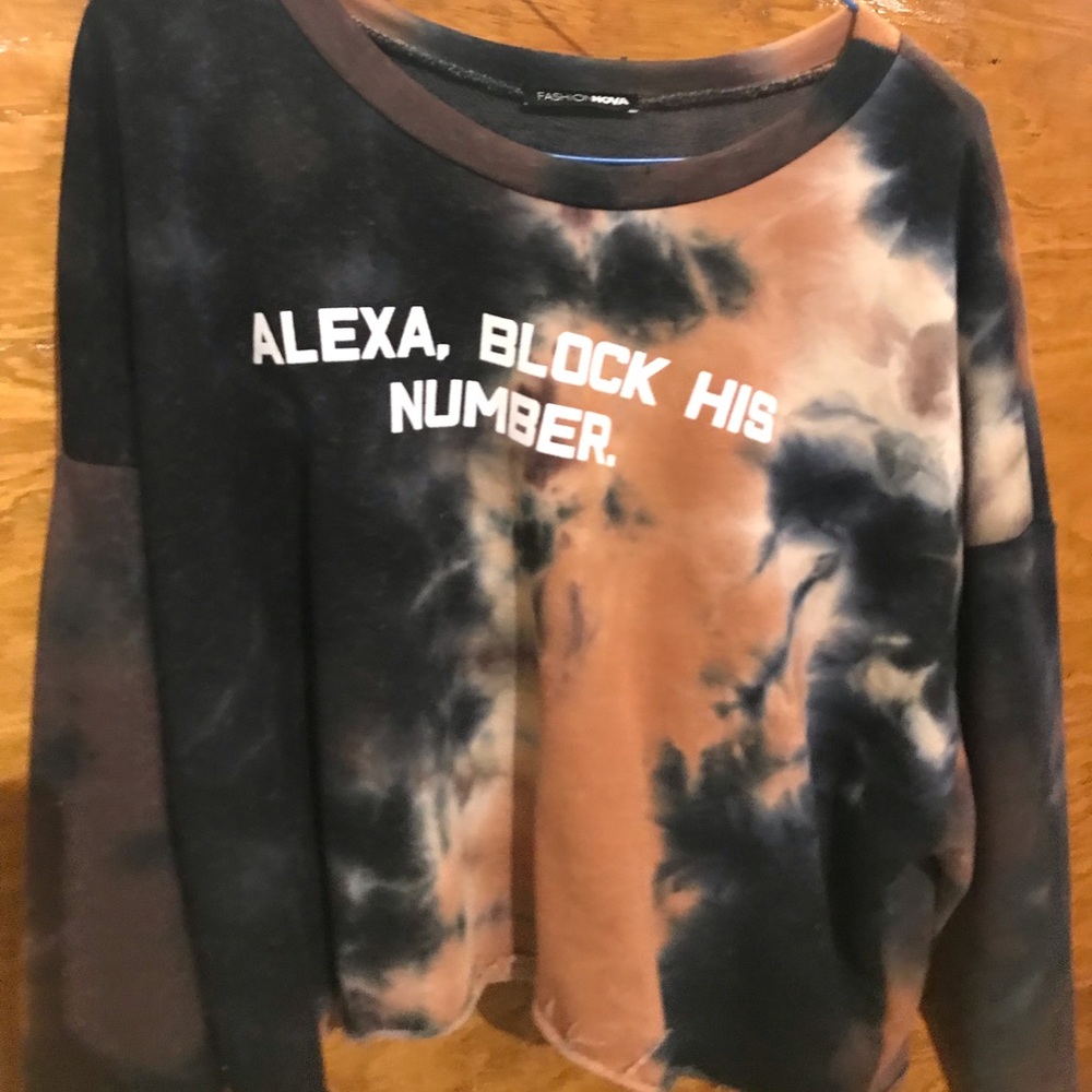 FASHION NOVA- cropped sweat shirt